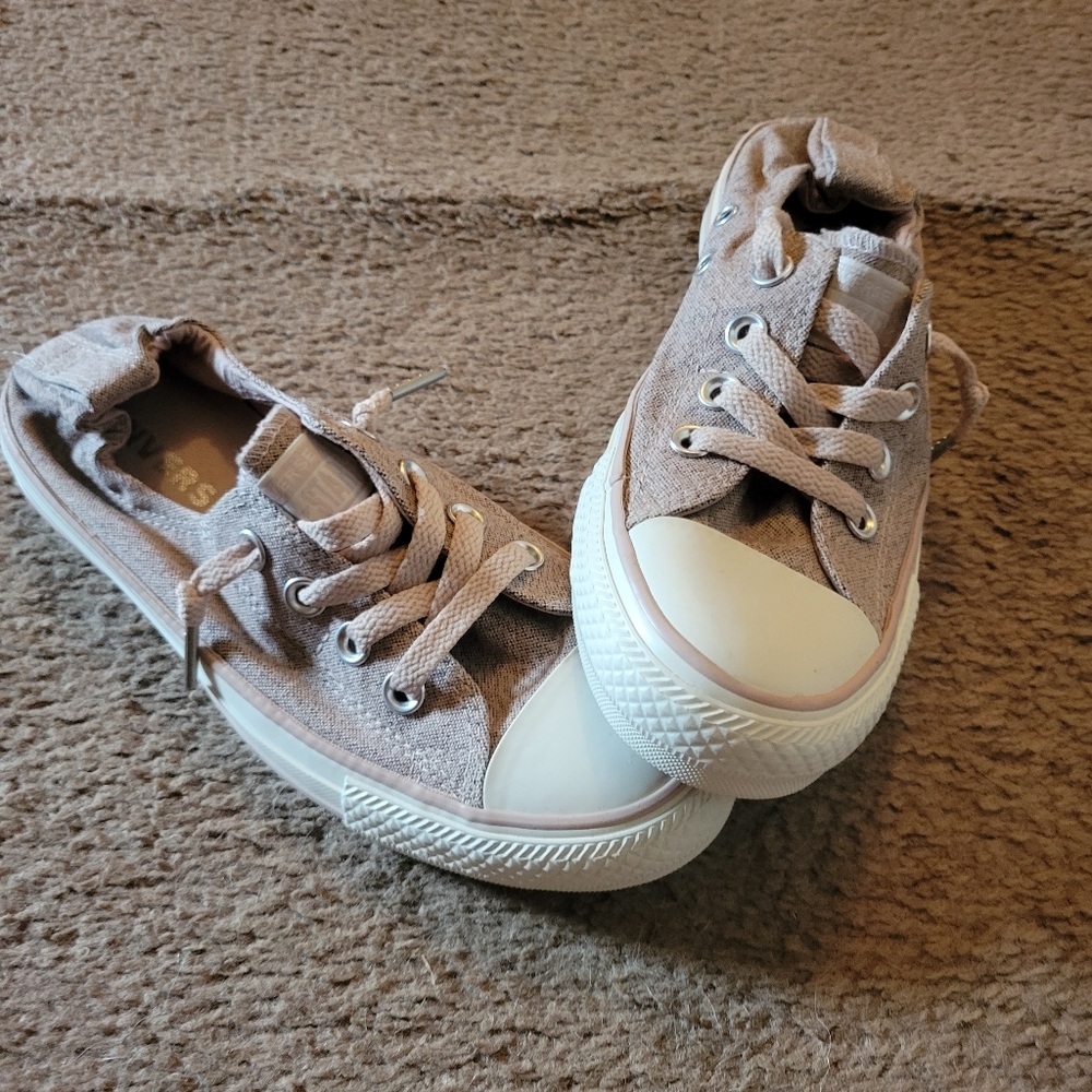 Pink Converse - Picture 2 of 4